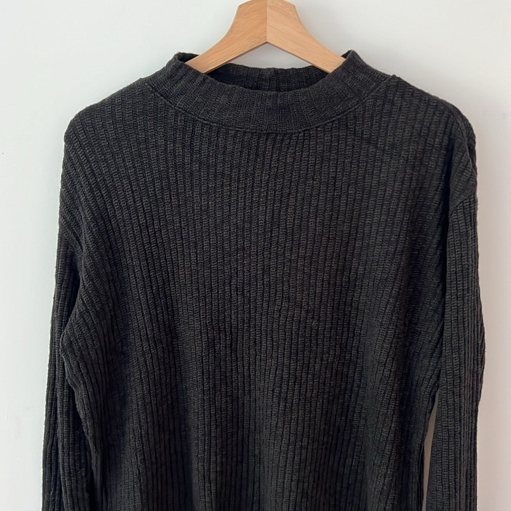 Everlane Washed Black Ribbed Sweatshirt